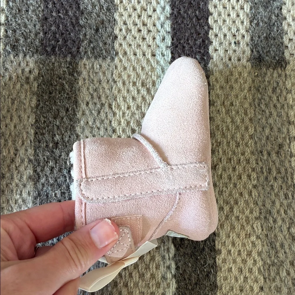 UGG BABY Jesse Bow II bootie Pink Suede Size 1